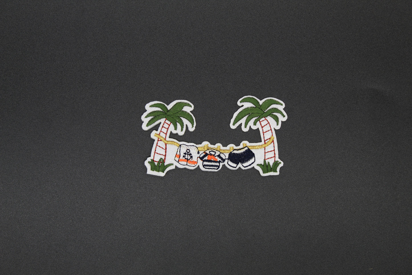 Beach Laundry Day Embroidered Patch – Tropical Palm Tree Summer Iron-On Appliqué